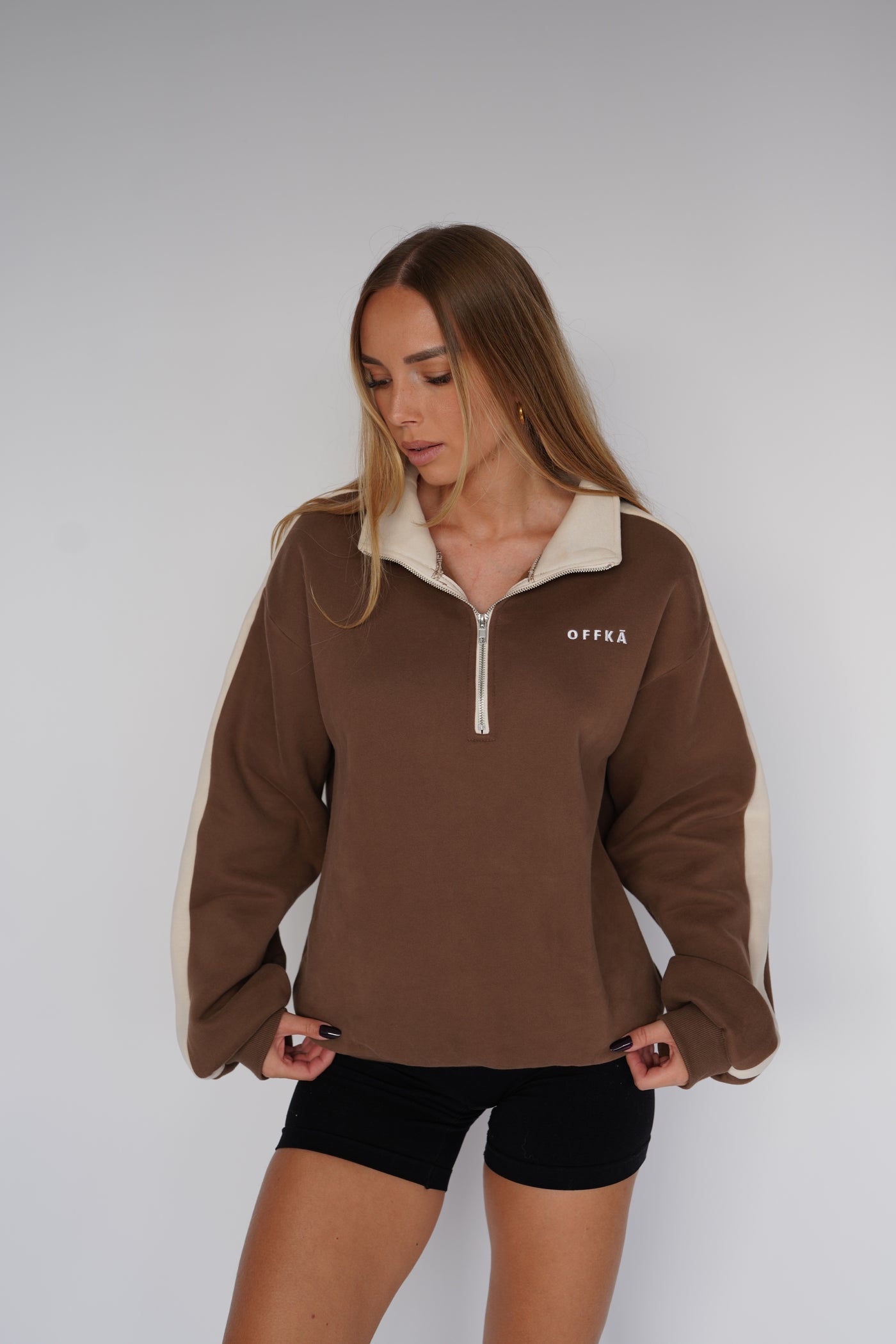 Zip Sweat Teddy Brown avec coupe décontractée, matière douce et chaude